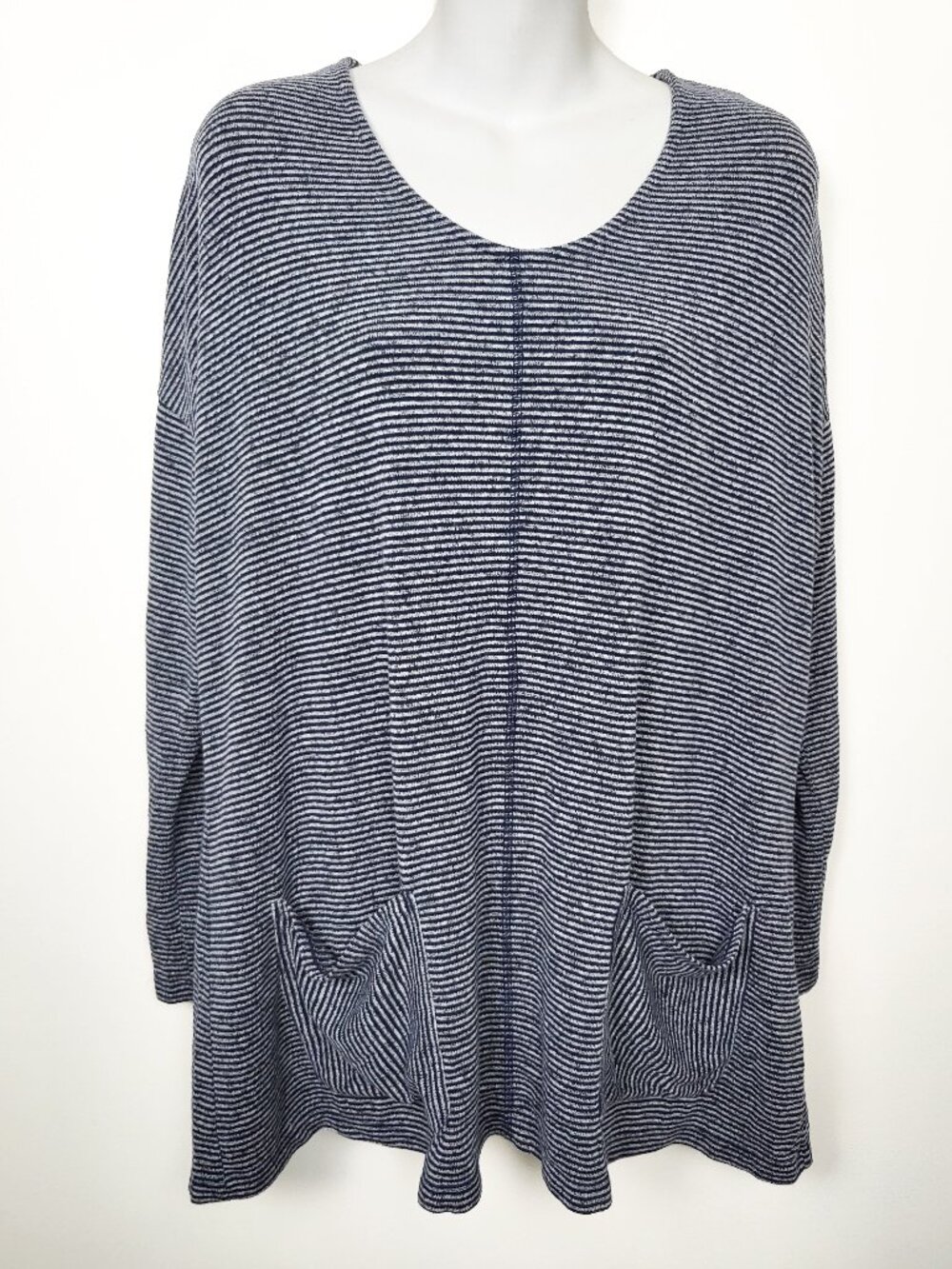 Simply Noelle Women's Navy striped knit pullover sweater | Size L/XL